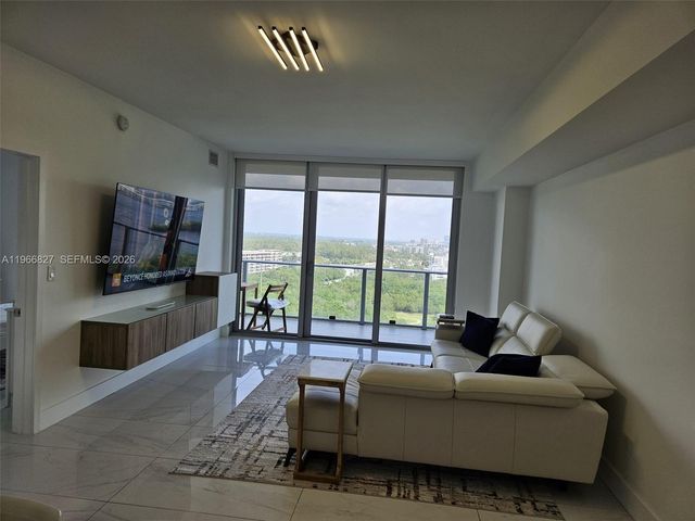 16385 Biscayne Blvd 1802, North Miami Beach, FL 33160