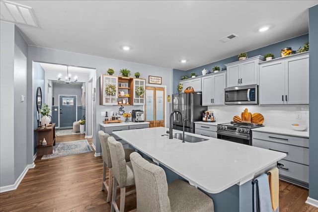 966 Pineland Drive, Woodruff, SC 29388