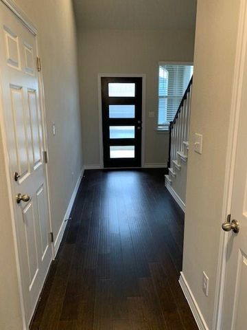 434 Thornless CIR, Buda, TX 78610