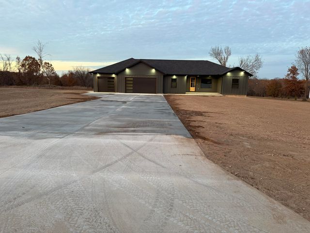 405 Raspberry Road, Highlandville, MO 65669