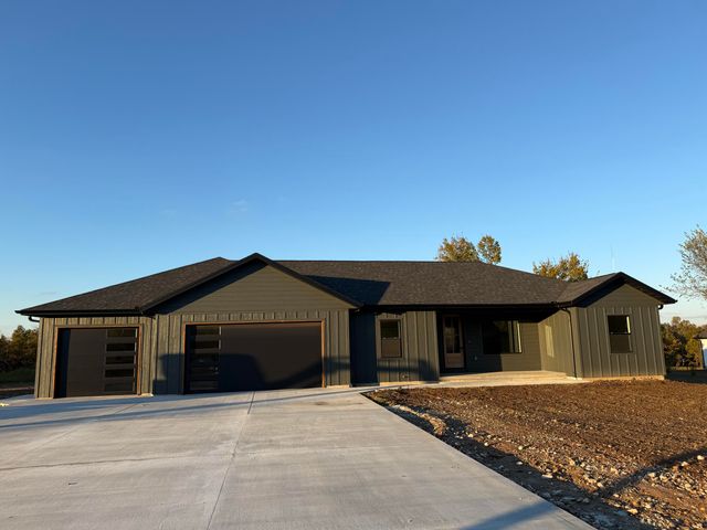 405 Raspberry Road, Highlandville, MO 65669