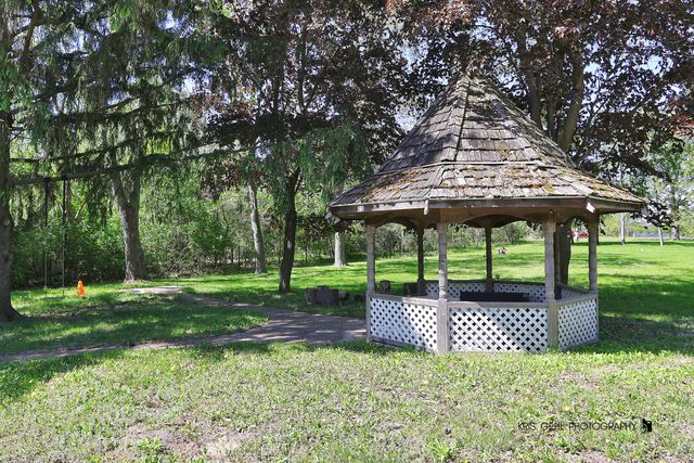 91 S Milwaukee Avenue, Vernon Hills, IL 60061