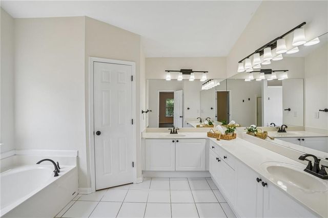 6815 Grand Magnolia Drive, Sugar Hill, GA 30518
