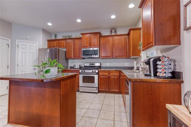1017 Panoramic Pointe NE, Buford, GA 30518