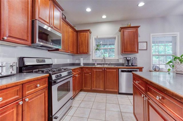 1017 Panoramic Pointe NE, Buford, GA 30518