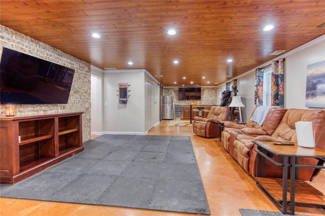 1017 Panoramic Pointe NE, Buford, GA 30518