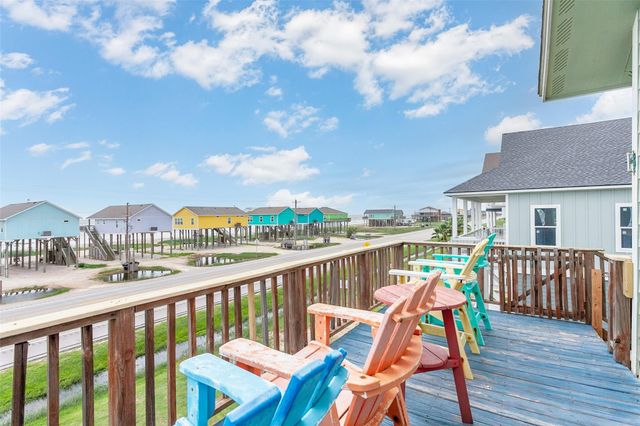 2433 Audubon Avenue, Gilchrist, TX 77617