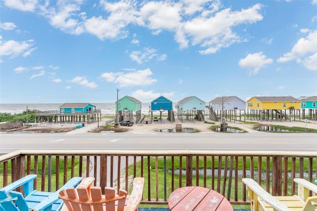 2433 Audubon Avenue, Gilchrist, TX 77617