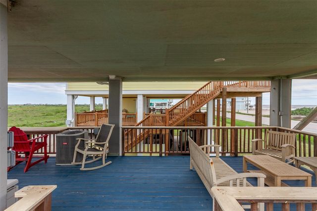 2433 Audubon Avenue, Gilchrist, TX 77617