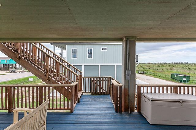 2433 Audubon Avenue, Gilchrist, TX 77617