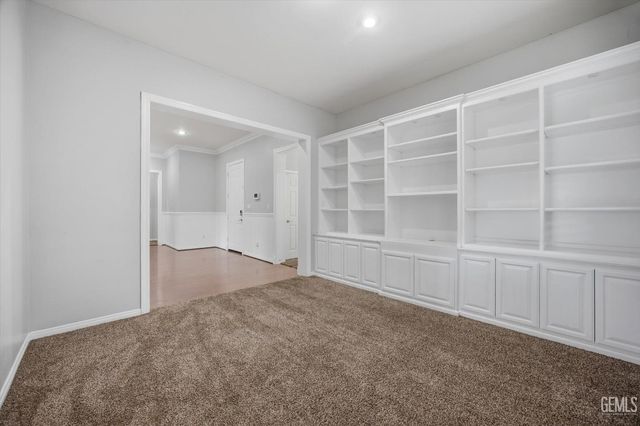 9406 Kingsmill Lane, Bakersfield, CA 93312