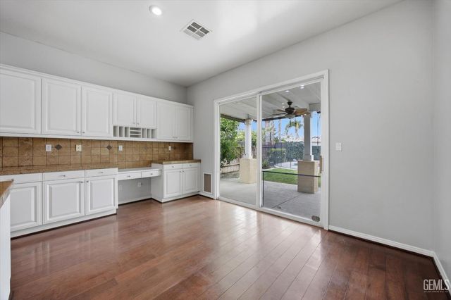 9406 Kingsmill Lane, Bakersfield, CA 93312