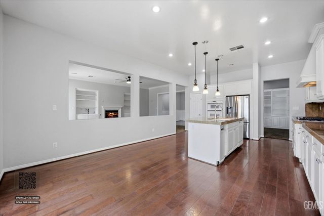 9406 Kingsmill Lane, Bakersfield, CA 93312