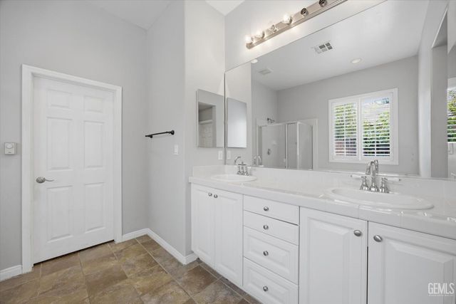 9406 Kingsmill Lane, Bakersfield, CA 93312