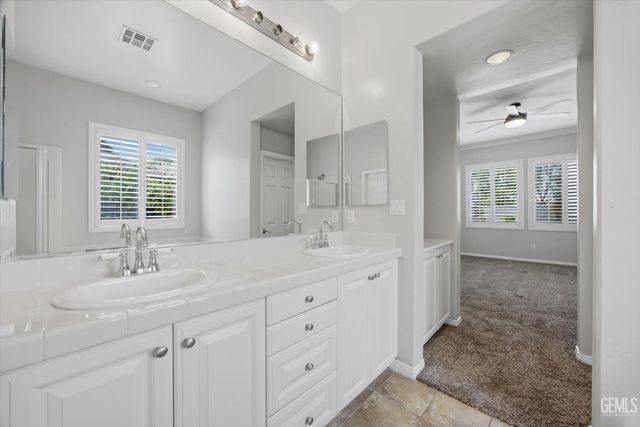 9406 Kingsmill Lane, Bakersfield, CA 93312