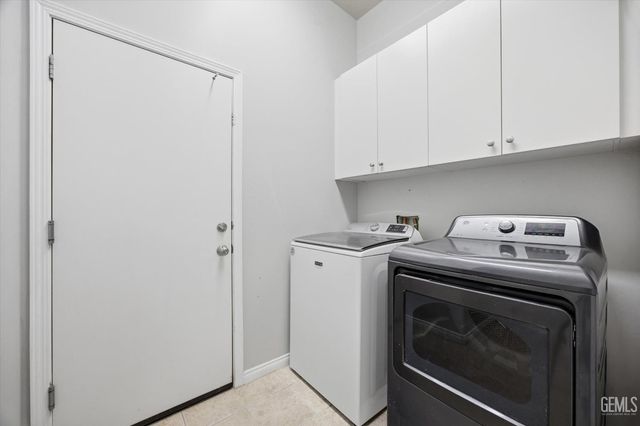 9406 Kingsmill Lane, Bakersfield, CA 93312