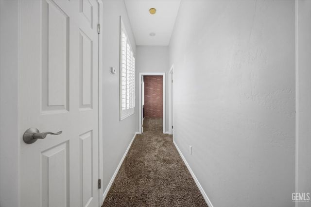 9406 Kingsmill Lane, Bakersfield, CA 93312