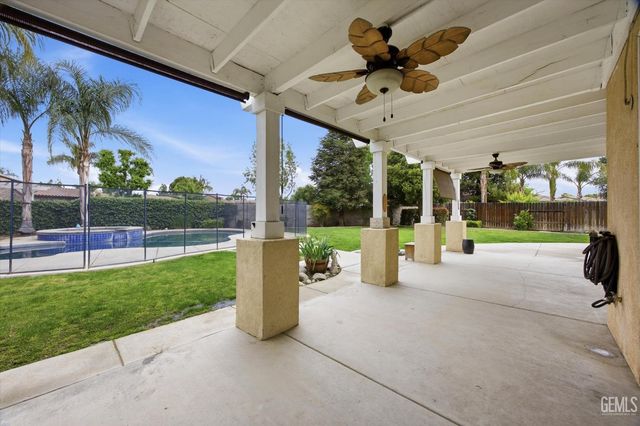 9406 Kingsmill Lane, Bakersfield, CA 93312