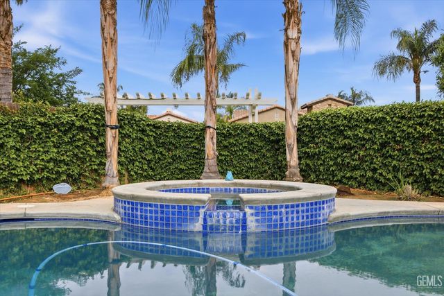 9406 Kingsmill Lane, Bakersfield, CA 93312