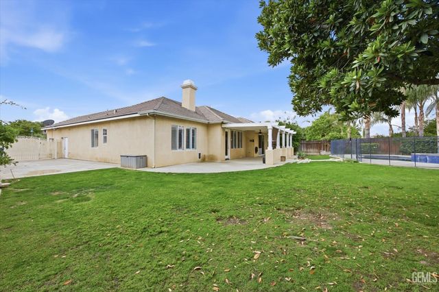 9406 Kingsmill Lane, Bakersfield, CA 93312