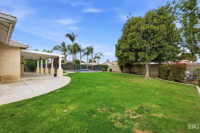 9406 Kingsmill Lane, Bakersfield, CA 93312