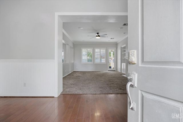 9406 Kingsmill Lane, Bakersfield, CA 93312