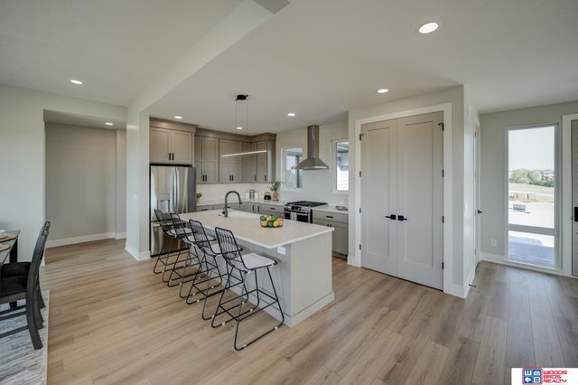 901 Pine Grove Lane, Lincoln, NE 68521