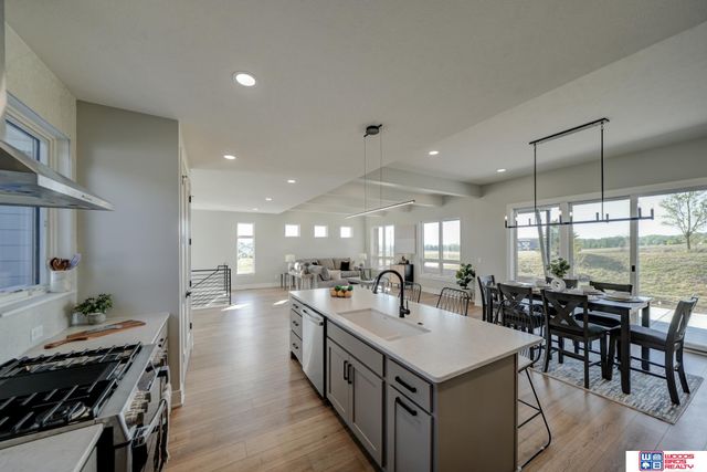 901 Pine Grove Lane, Lincoln, NE 68521
