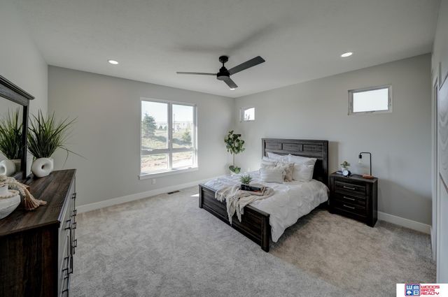 901 Pine Grove Lane, Lincoln, NE 68521