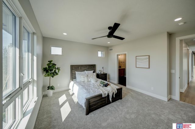 901 Pine Grove Lane, Lincoln, NE 68521