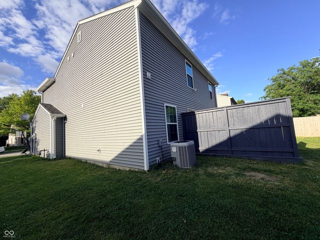 10879 Parker Drive, Indianapolis, IN 46231