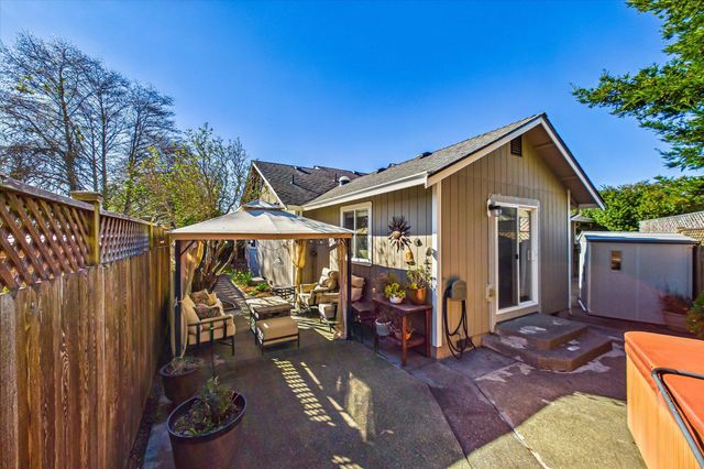 1760 Sitka Court, Mckinleyville, CA 95519