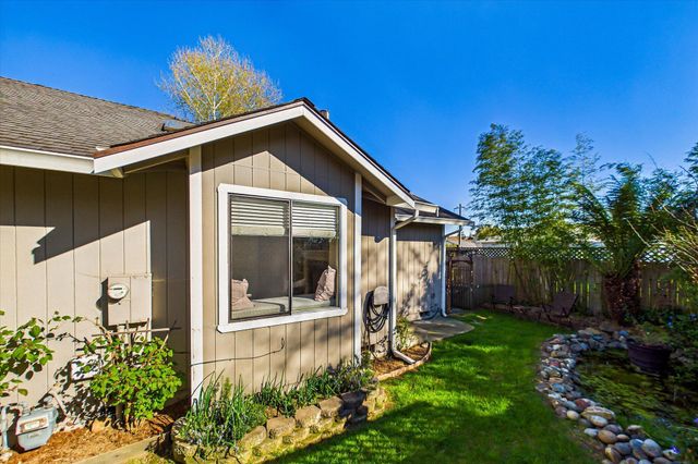 1760 Sitka Court, Mckinleyville, CA 95519