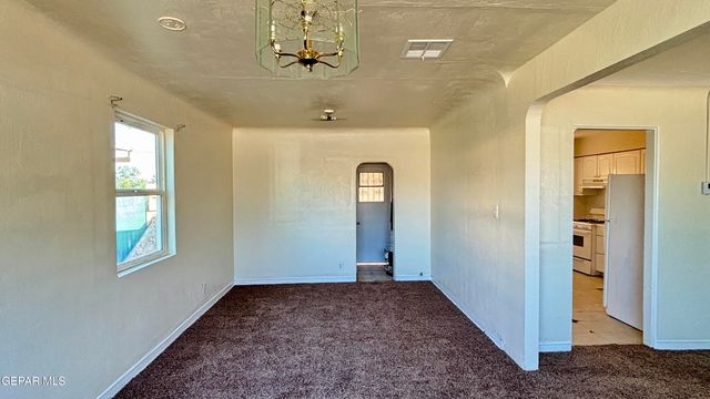 8033 CARPENTER Drive, El Paso, TX 79915