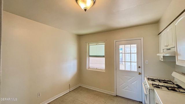 8033 CARPENTER Drive, El Paso, TX 79915