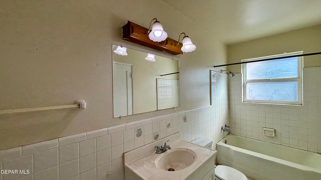 8033 CARPENTER Drive, El Paso, TX 79915