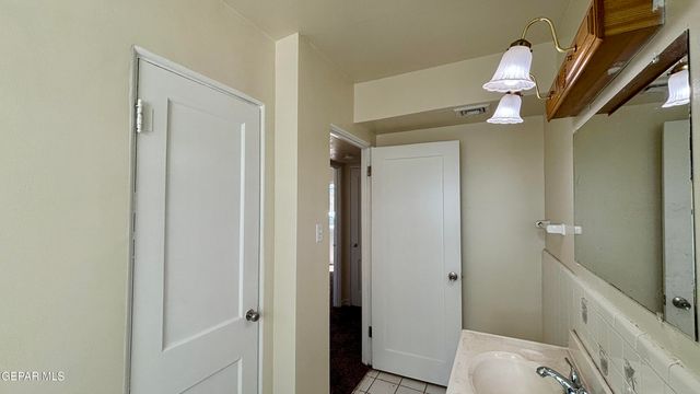 8033 CARPENTER Drive, El Paso, TX 79915