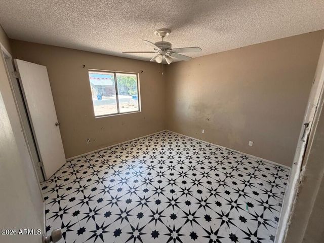 581 W 21ST Avenue, Apache Junction, AZ 85120