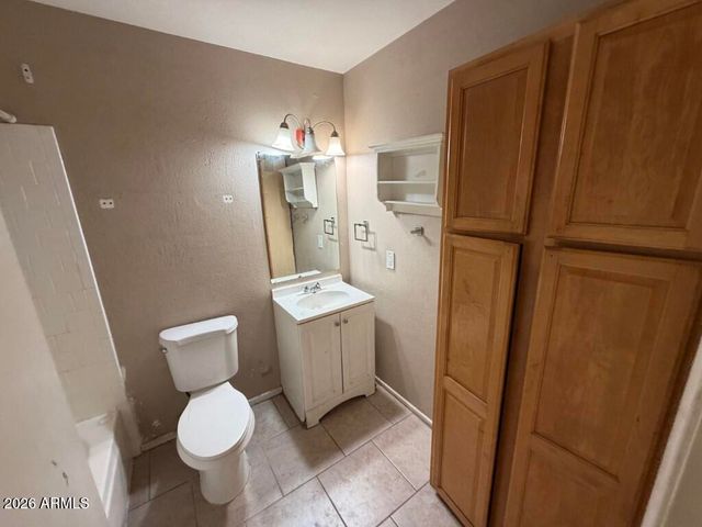 581 W 21ST Avenue, Apache Junction, AZ 85120