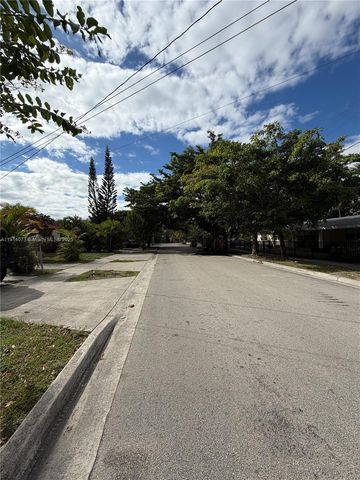 1350 SW 13th St Rear-Ground Floor, Miami, FL 33145