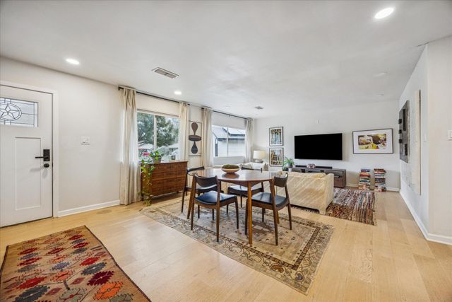 6809 Meadow CIR, Austin, TX 78745