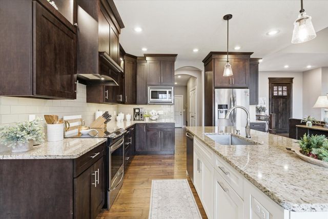 388 N Niangua Drive, Nixa, MO 65714