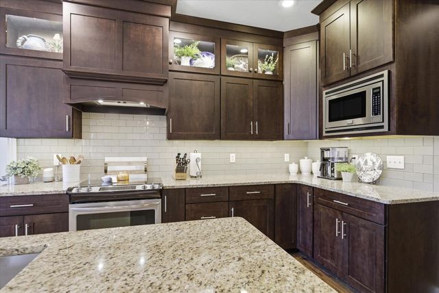 388 N Niangua Drive, Nixa, MO 65714