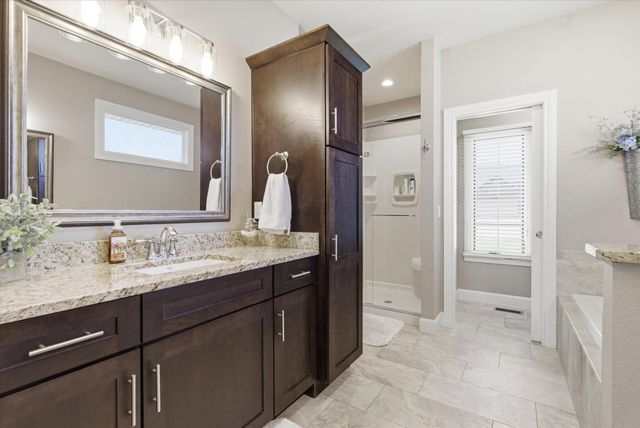 388 N Niangua Drive, Nixa, MO 65714