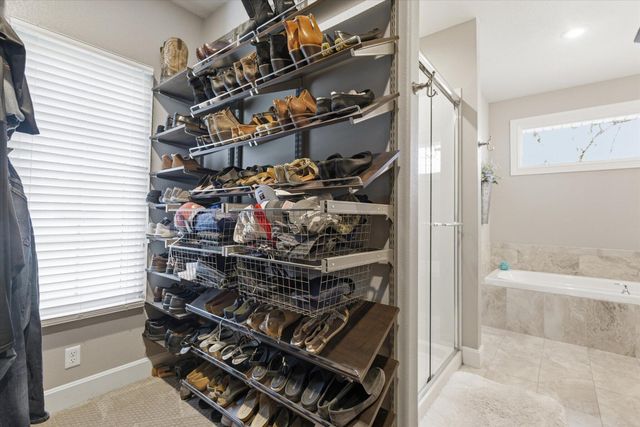 388 N Niangua Drive, Nixa, MO 65714