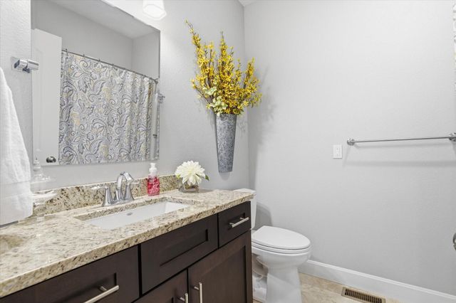 388 N Niangua Drive, Nixa, MO 65714