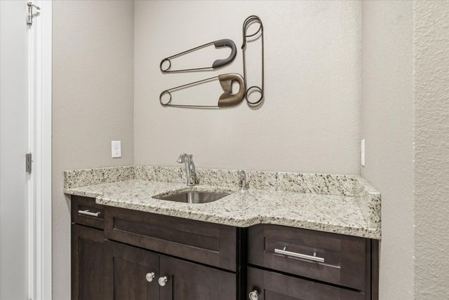 388 N Niangua Drive, Nixa, MO 65714