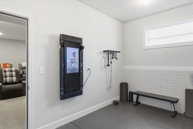 388 N Niangua Drive, Nixa, MO 65714