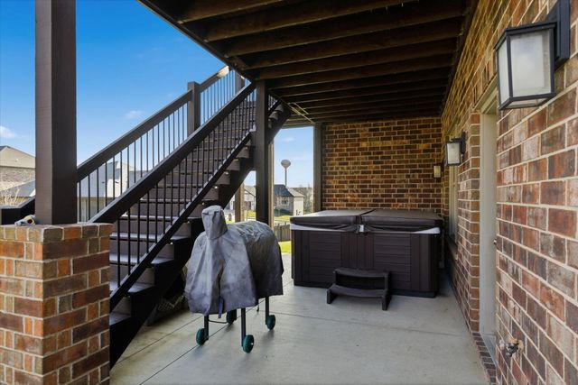 388 N Niangua Drive, Nixa, MO 65714