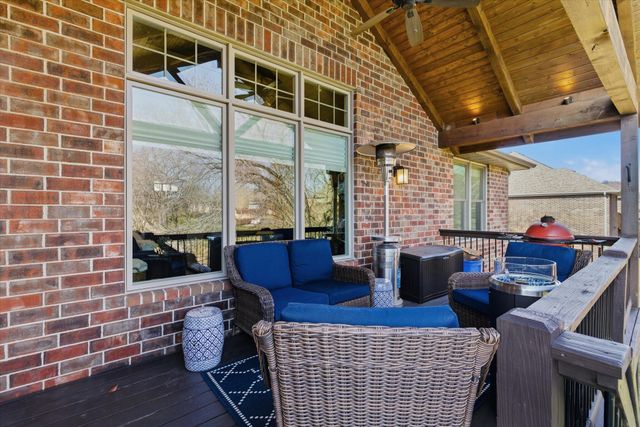 388 N Niangua Drive, Nixa, MO 65714